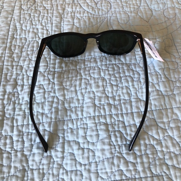 NEW Ray-Bans Black Sunglasses - Picture 3 of 6